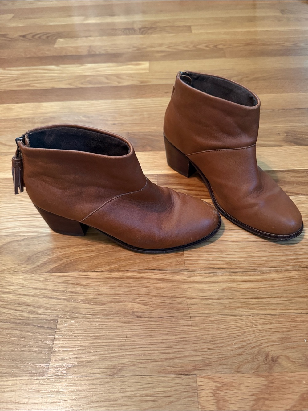 Toms CARPE DIEM Brown Leather Ankle Boots Back Zipper Tassels Size 7